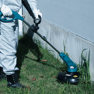 🌿 Makita UR3000 Electric Grass Trimmer – 450W Motor, 300mm Cutting Width